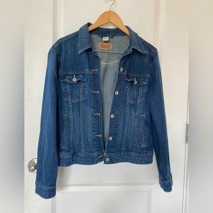 Levis large ladies denim jean jacket 99% cotton
